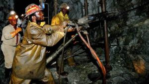 south-african-mine-workers